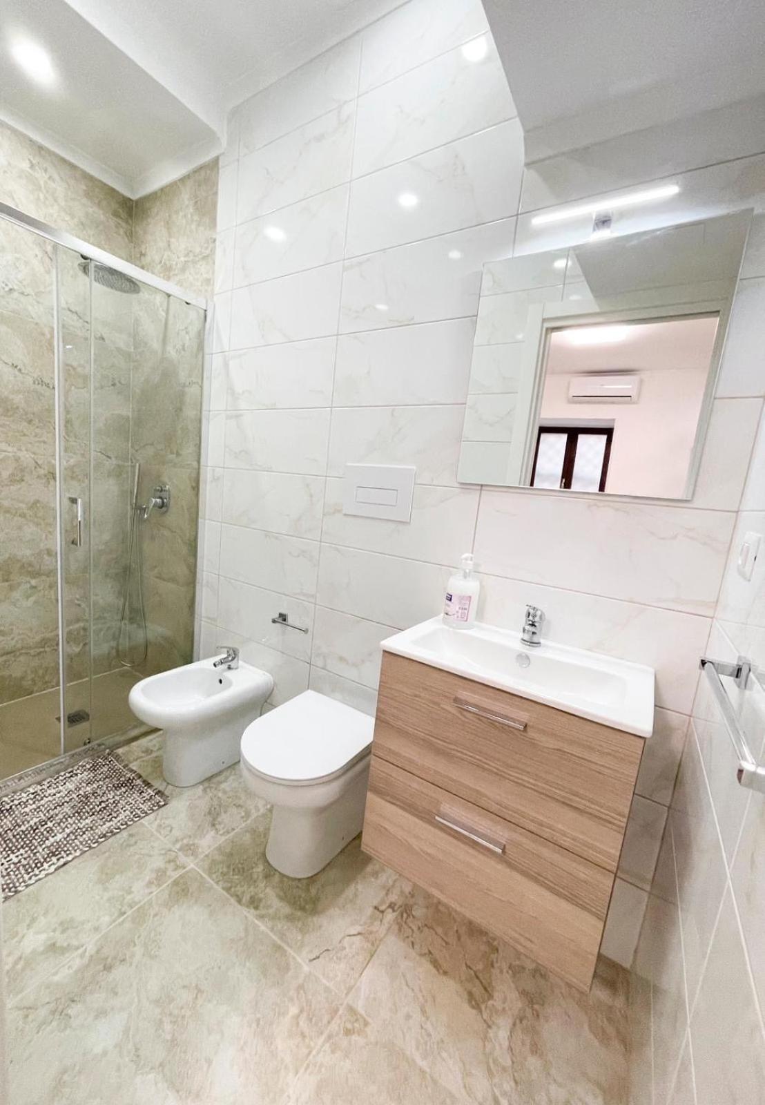 B&B Le Stanze Di Aurora Naples Luaran gambar