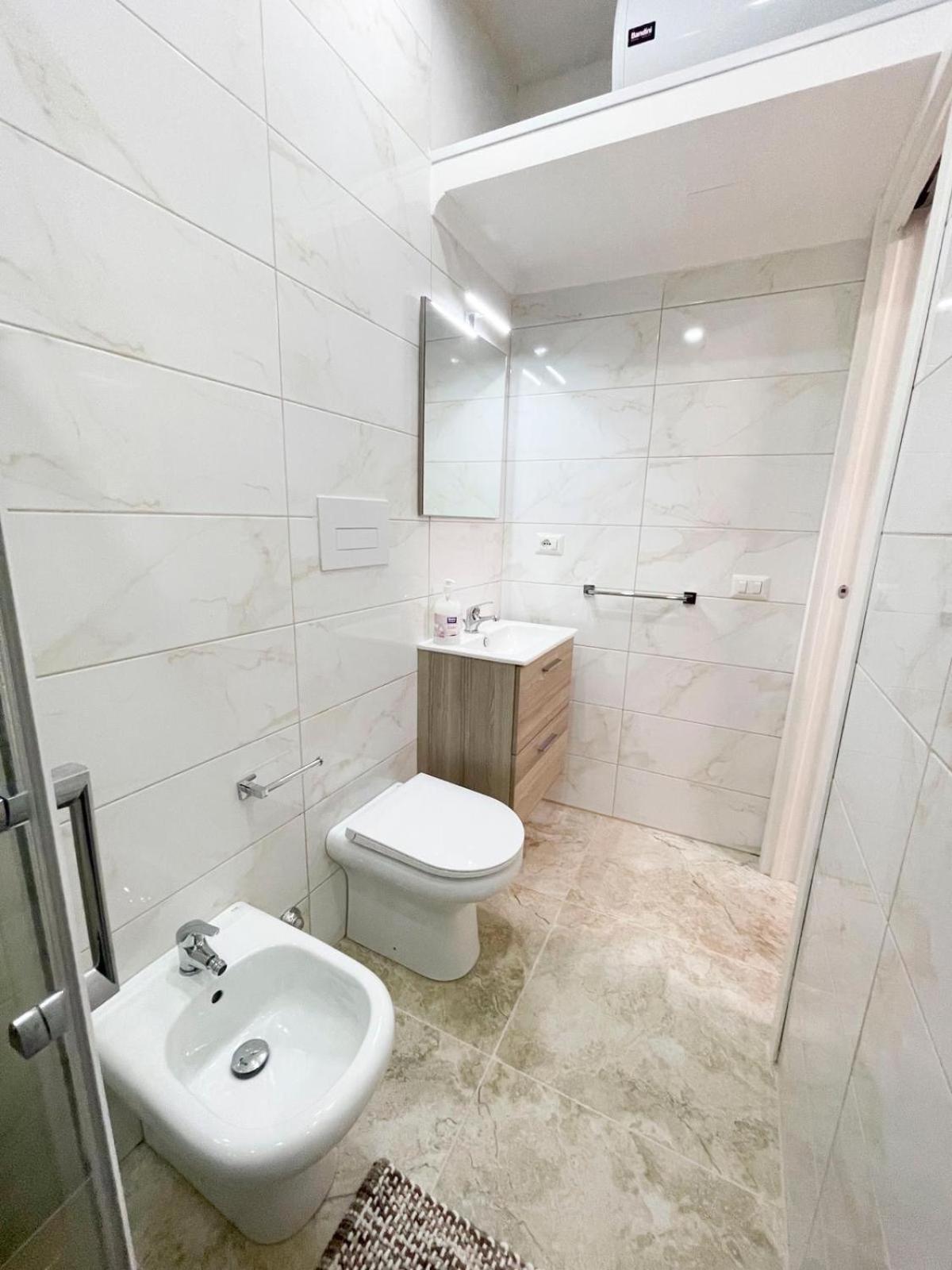 B&B Le Stanze Di Aurora Naples Luaran gambar